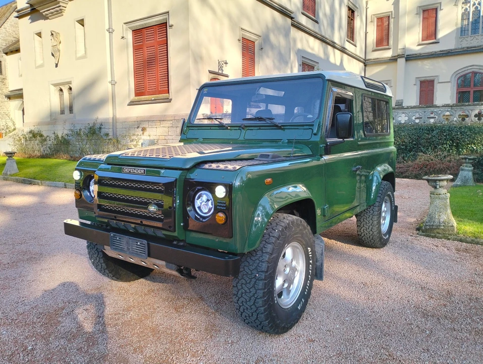 1999 Land Rover Defender - Image 9 of 21