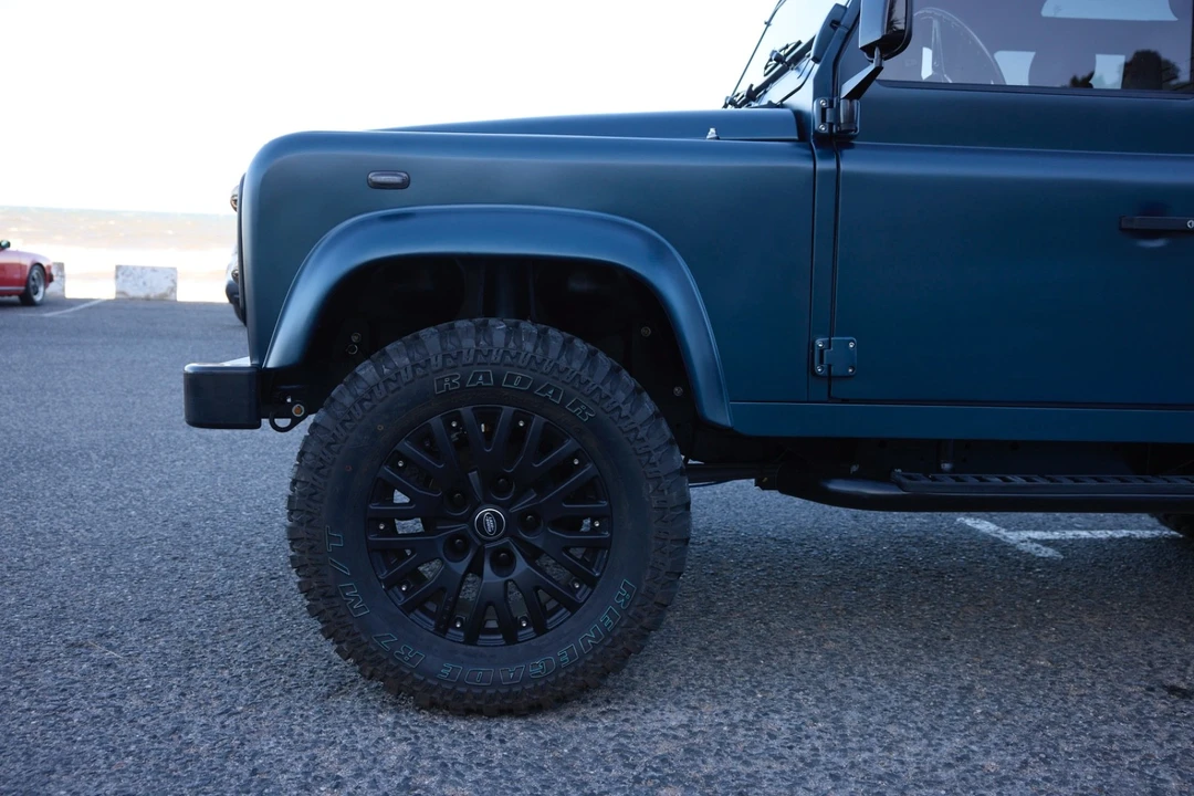 1999 Land Rover Defender 110 - Image 16 of 21