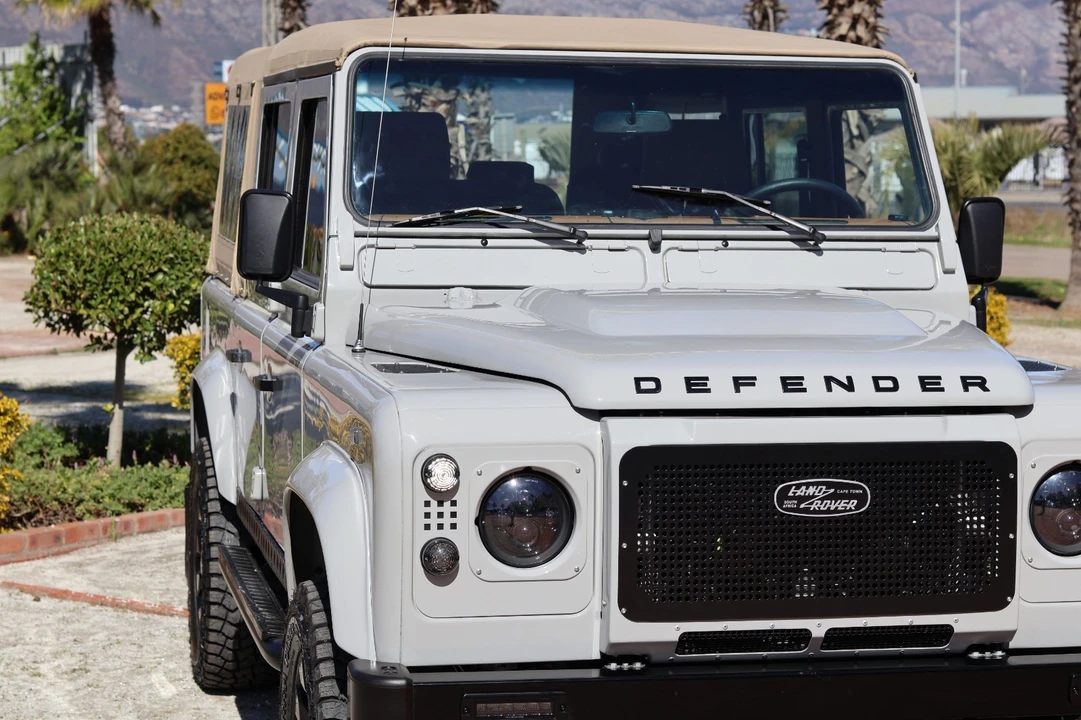 1999 Land Rover Defender - Image 7 of 21