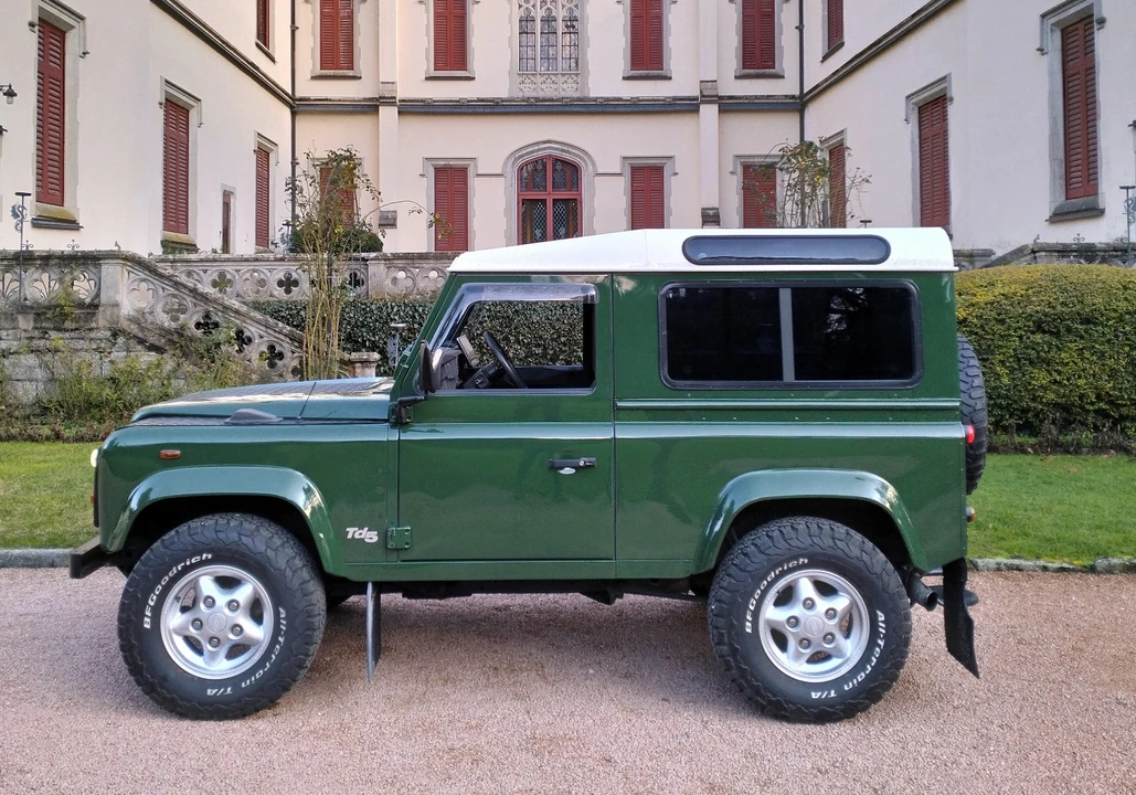 1999 Land Rover Defender - Image 2 of 21