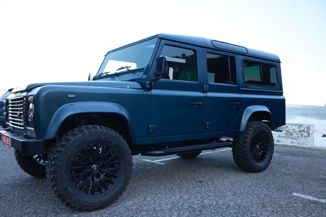 1999 Land Rover Defender 110 - Image 2 of 21