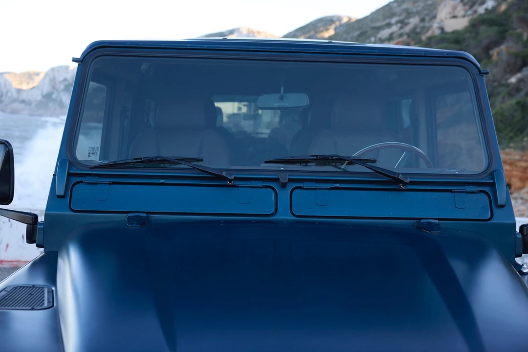 1999 Land Rover Defender 110 - Image 13 of 21