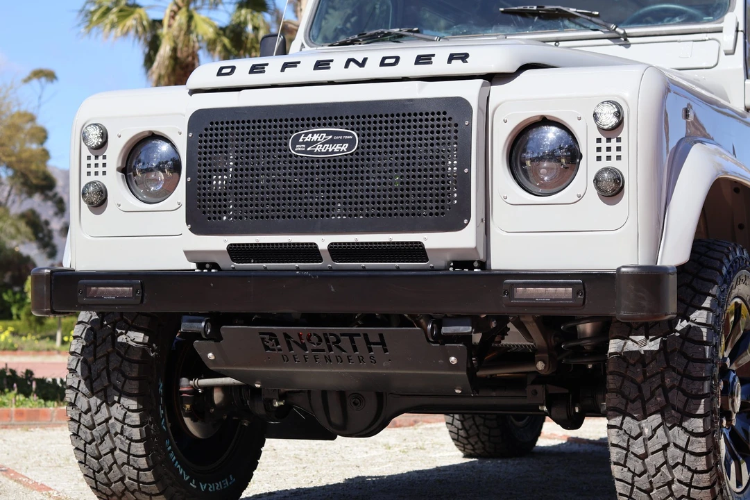 1999 Land Rover Defender - Image 5 of 21