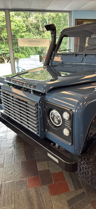 1999 Land Rover Defender 130 - Image 2 of 13