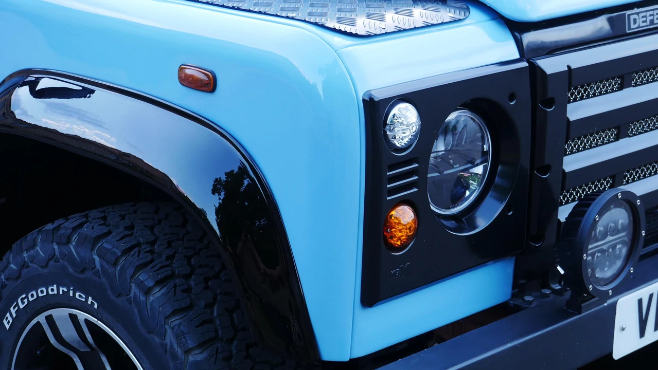1999 Land Rover Defender 130 - Image 25 of 31