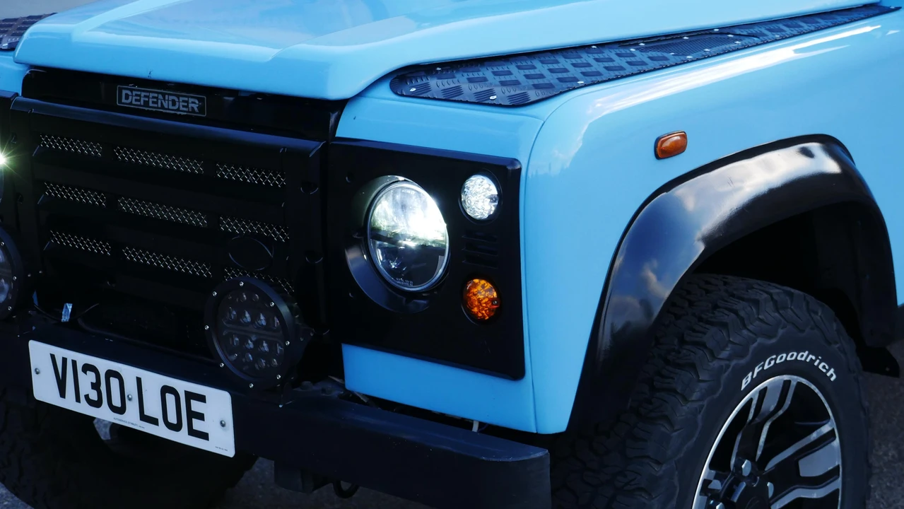 1999 Land Rover Defender 130 - Image 30 of 31