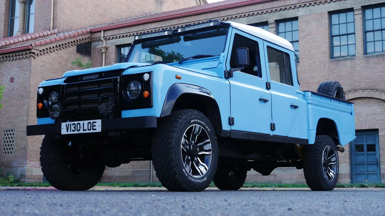 1999 Land Rover Defender 130 - Image 11 of 31