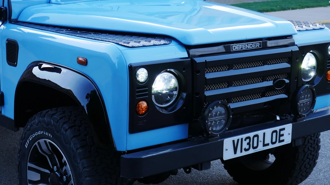 1999 Land Rover Defender 130 - Image 24 of 31