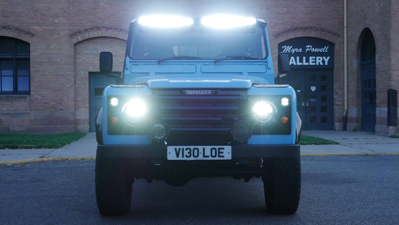 1999 Land Rover Defender 130 - Image 7 of 31