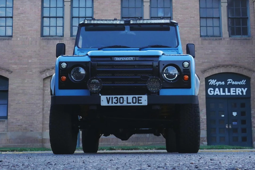 1999 Land Rover Defender 130 - Image 2 of 31
