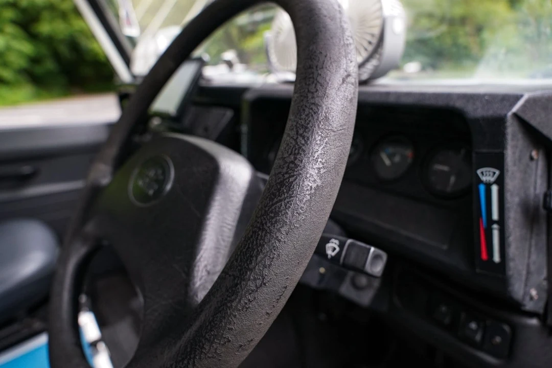 1999 Land Rover Defender 130 - Image 25 of 30