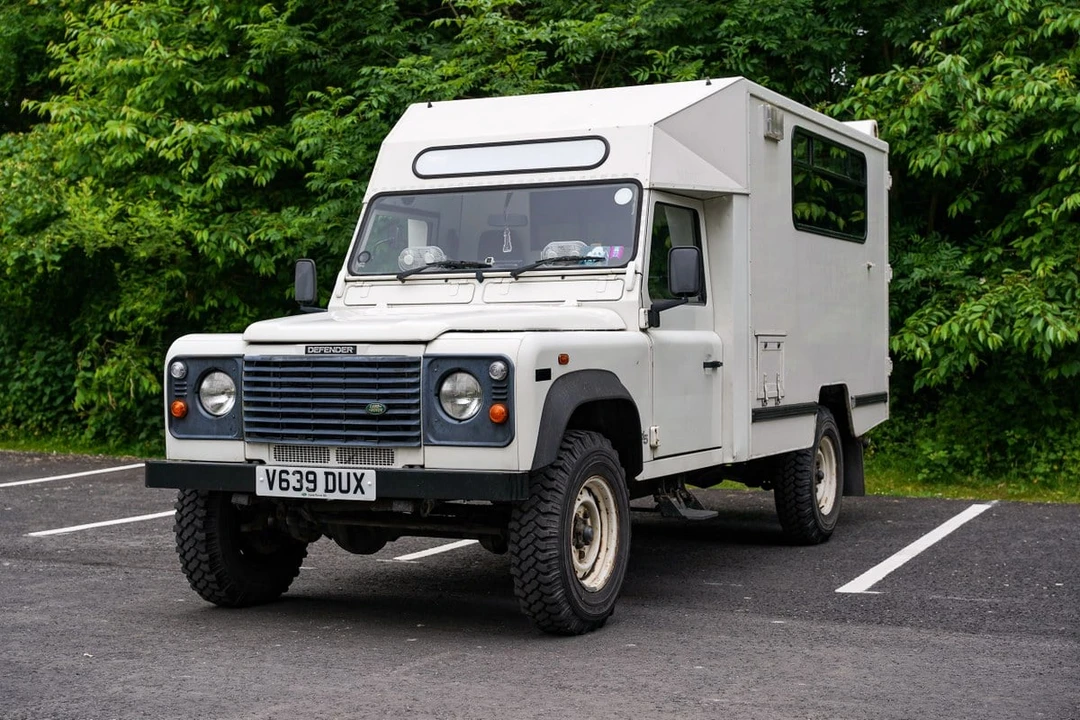 1999 Land Rover Defender 130 - Image 5 of 30