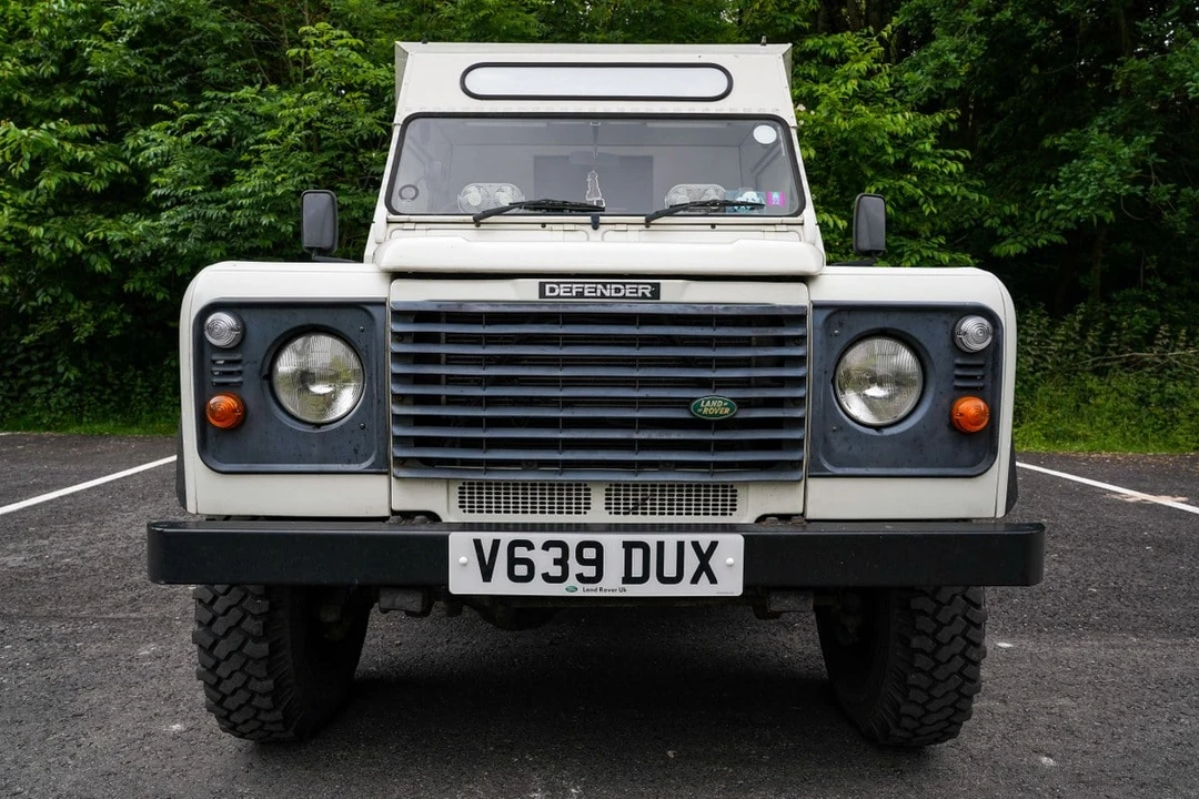 1999 Land Rover Defender 130 - Image 10 of 30