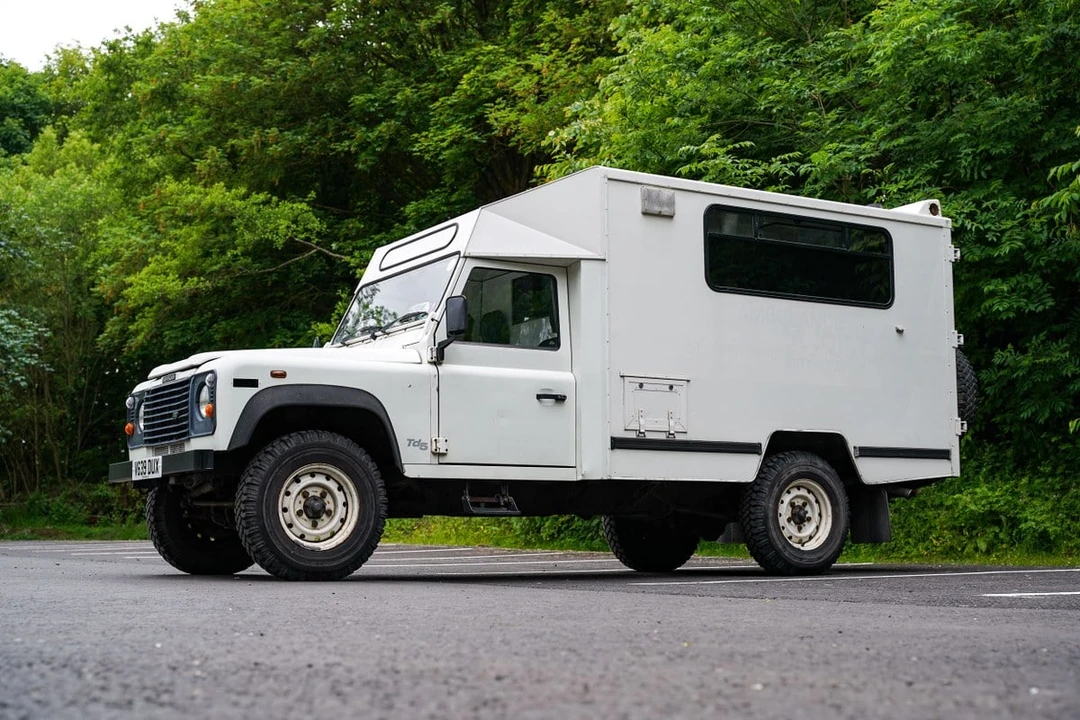 1999 Land Rover Defender 130 - Image 8 of 30