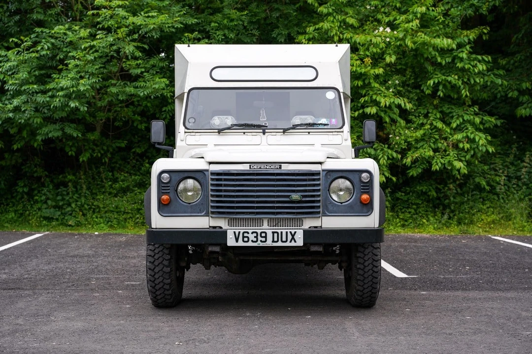 1999 Land Rover Defender 130 - Image 9 of 30