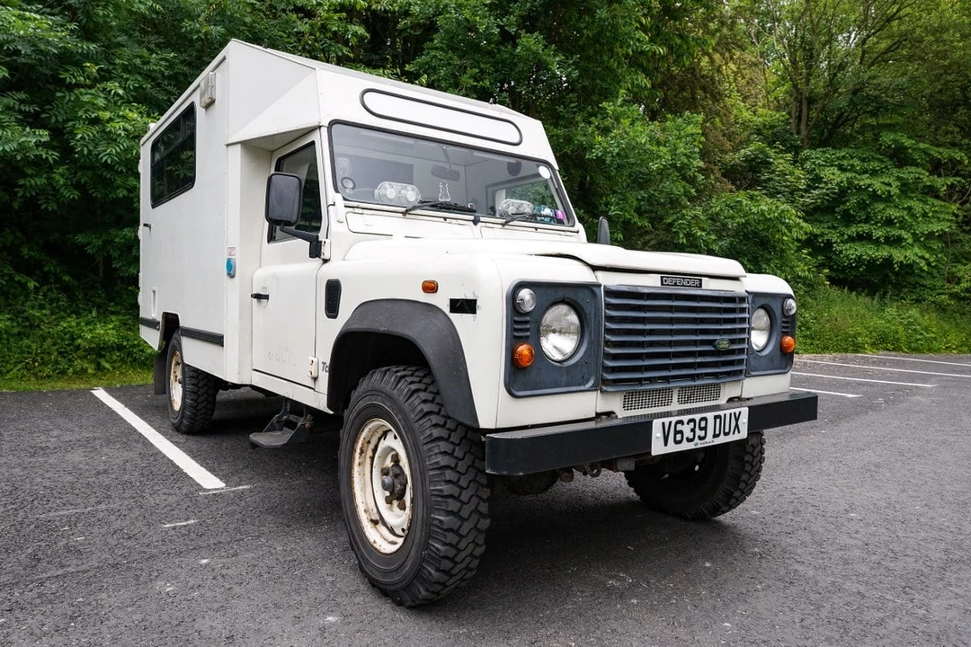 1999 Land Rover Defender 130 - Image 11 of 30