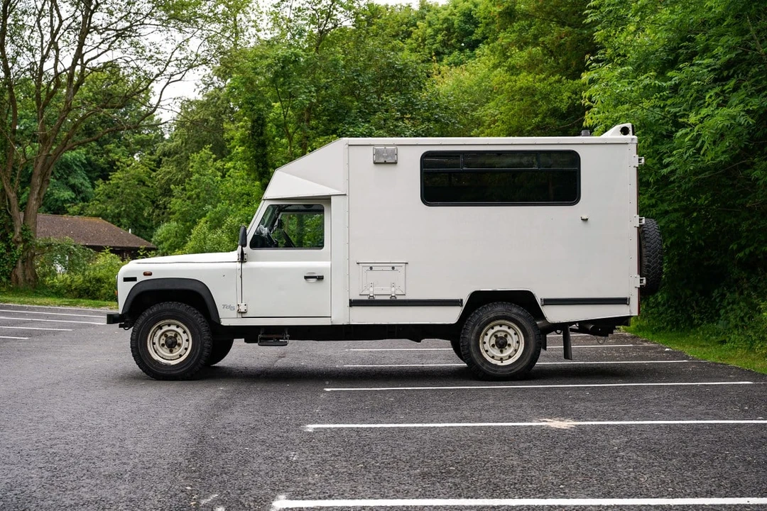 1999 Land Rover Defender 130 - Image 3 of 30