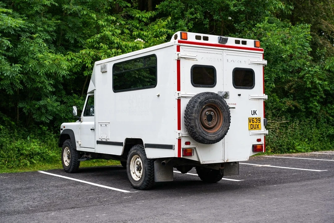 1999 Land Rover Defender 130 - Image 4 of 30
