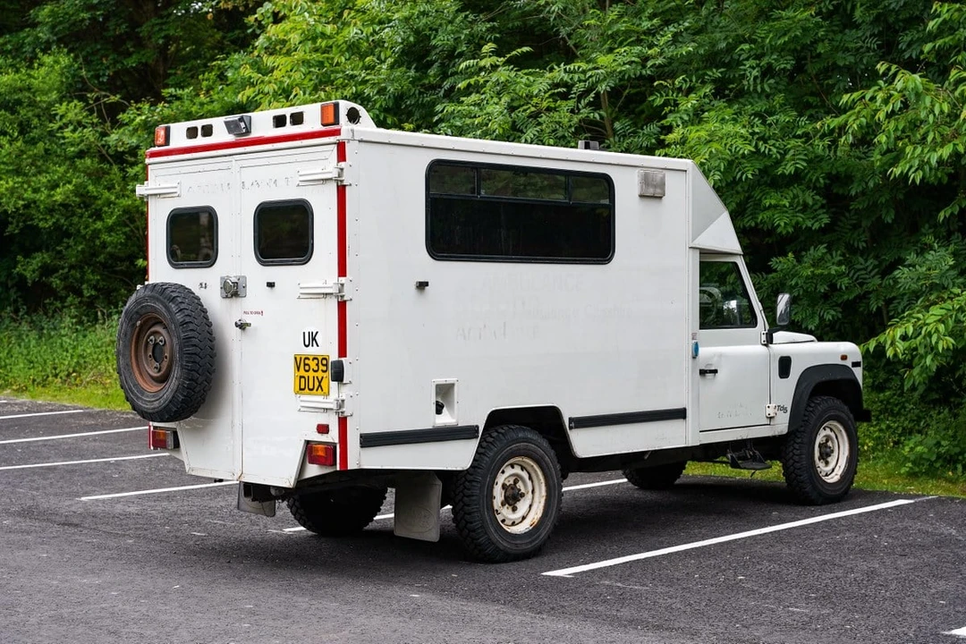 1999 Land Rover Defender 130 - Image 7 of 30
