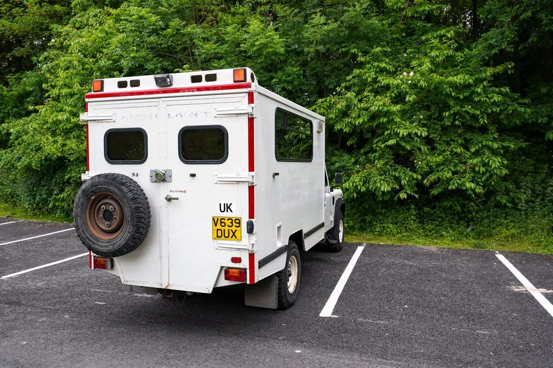 1999 Land Rover Defender 130 - Image 15 of 30