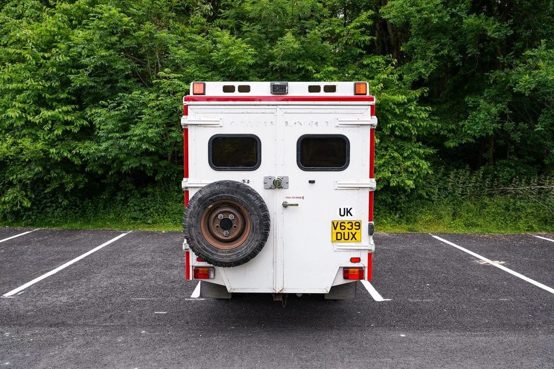1999 Land Rover Defender 130 - Image 13 of 30