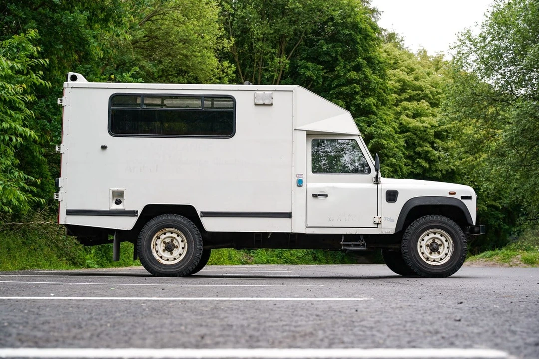 1999 Land Rover Defender 130 - Image 14 of 30