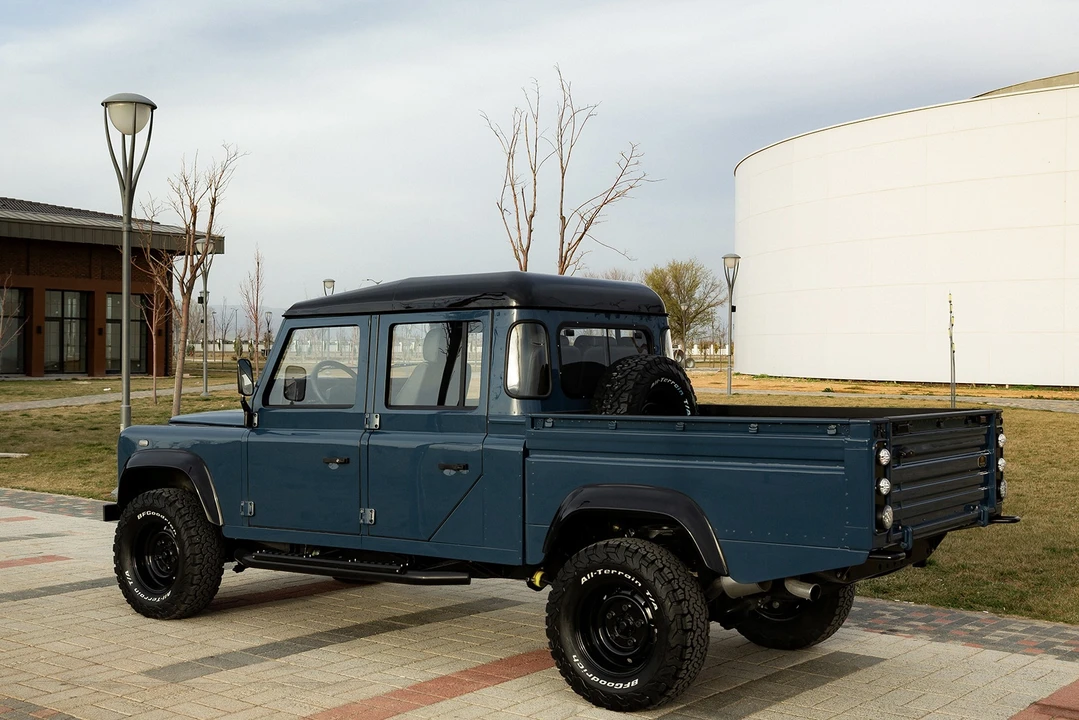 1999 Land Rover Defender 130 - Image 3 of 15