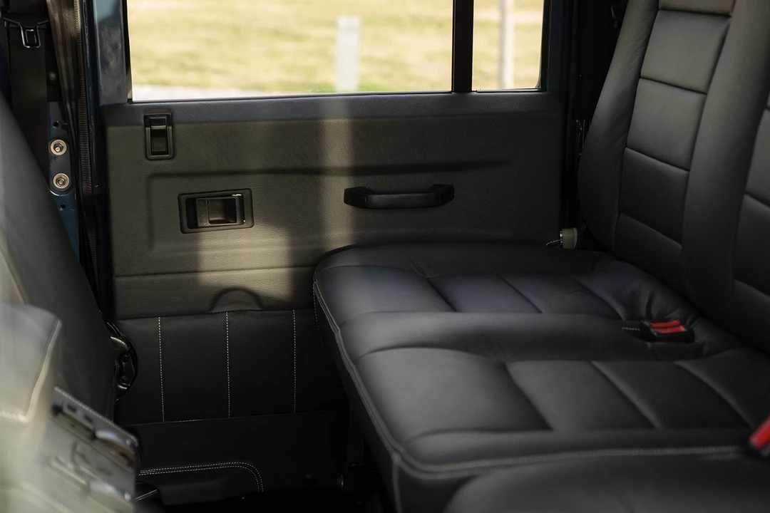 1999 Land Rover Defender 130 - Image 14 of 15