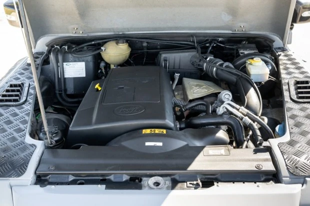 1999 Land Rover Defender 130 - Image 6 of 8