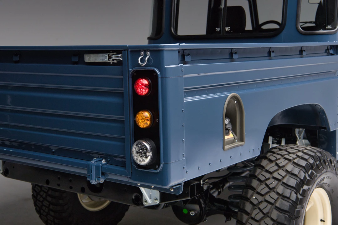 1999 Land Rover Defender 130 - Image 23 of 31