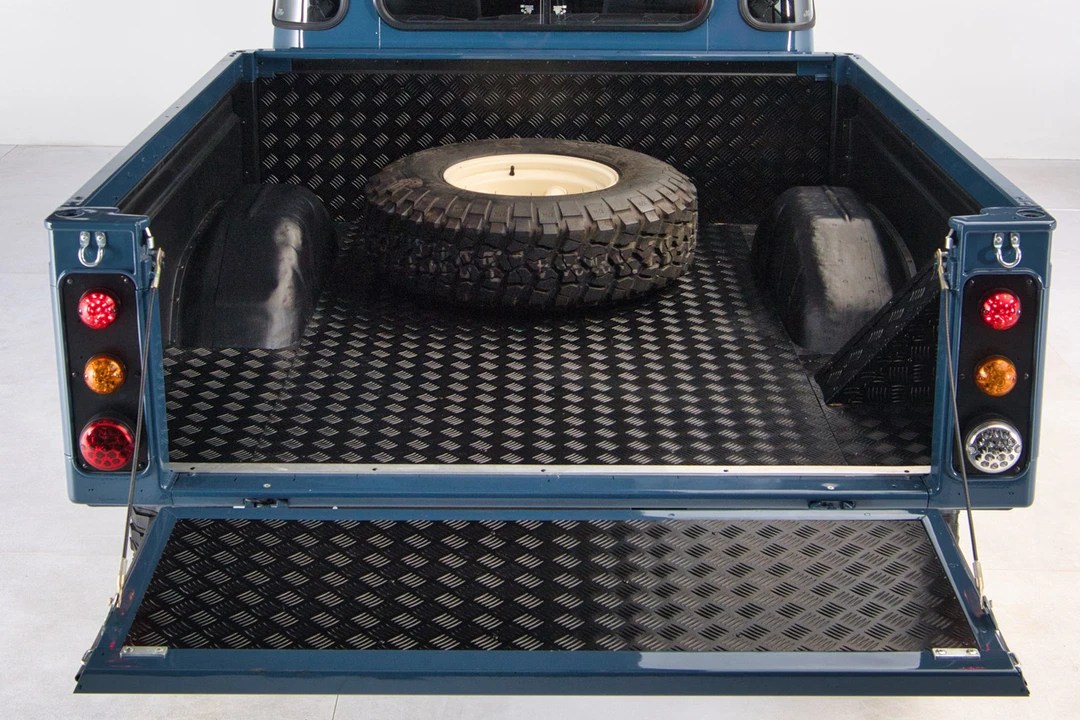 1999 Land Rover Defender 130 - Image 27 of 31