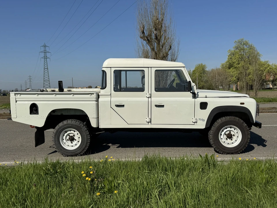 1999 Land Rover Defender 130 - Image 11 of 31