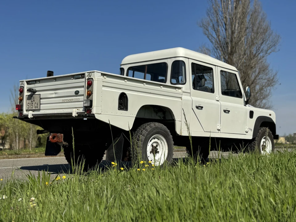 1999 Land Rover Defender 130 - Image 14 of 31