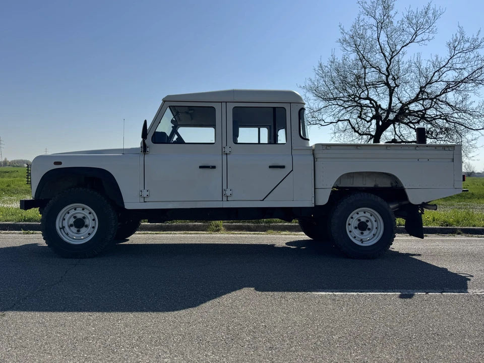 1999 Land Rover Defender 130 - Image 19 of 31