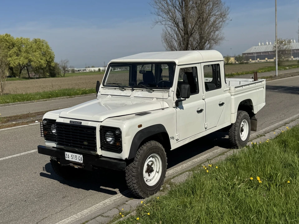 1999 Land Rover Defender 130 - Image 6 of 31