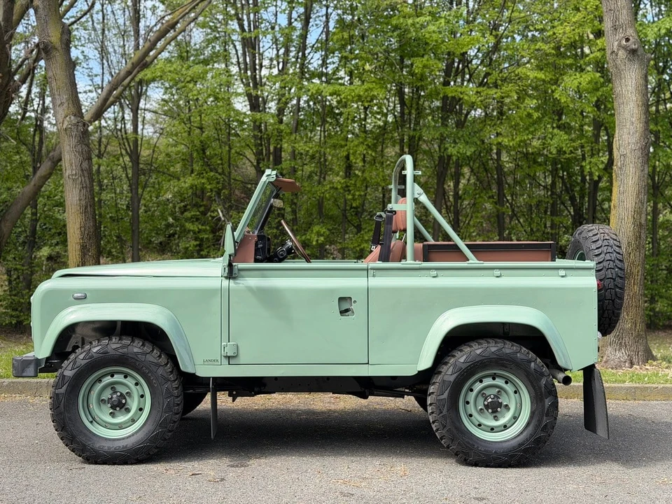 1999 Land Rover Defender 90 - Image 7 of 31