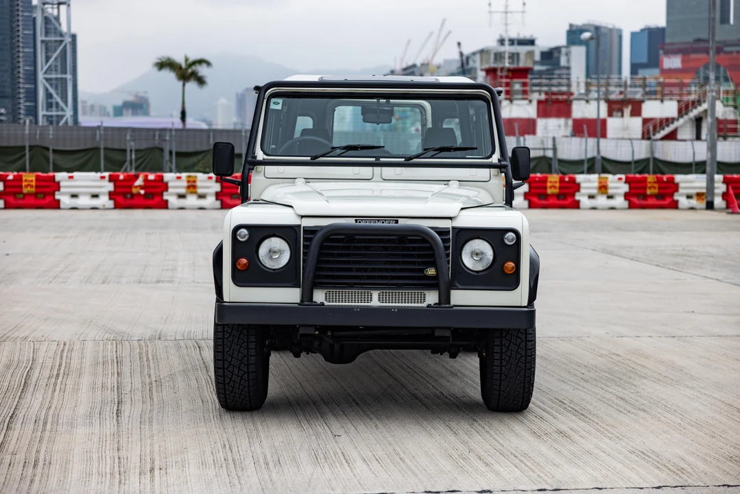 1999 Land Rover Defender 90 - Image 10 of 31