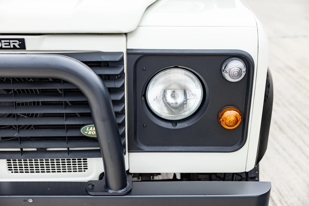 1999 Land Rover Defender 90 - Image 18 of 31