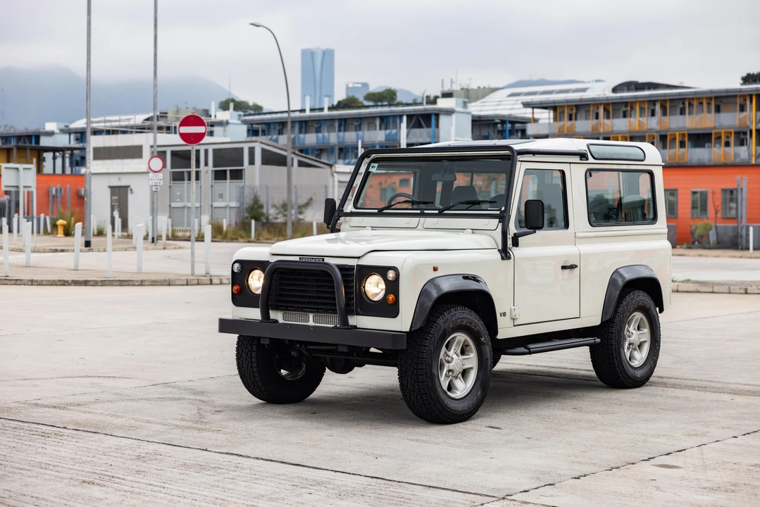 1999 Land Rover Defender 90 - Image 11 of 31