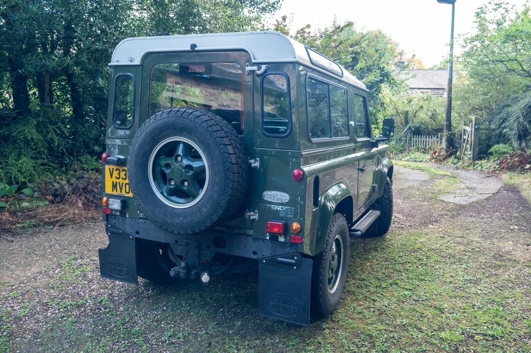 1999 Land Rover Defender 90 - Image 6 of 30