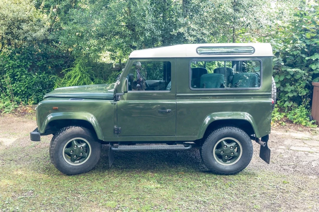1999 Land Rover Defender 90 - Image 11 of 30