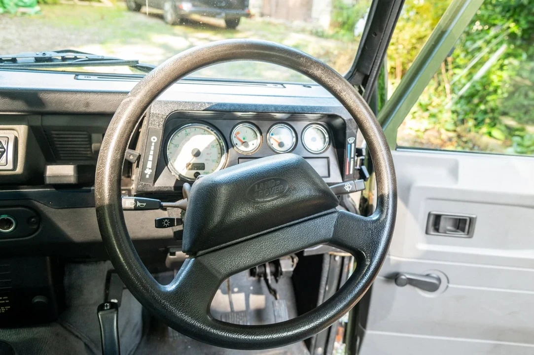 1999 Land Rover Defender 90 - Image 24 of 30