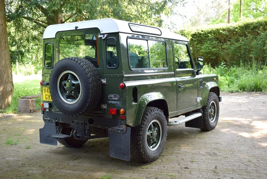 1999 Land Rover Defender 90 - Image 8 of 30