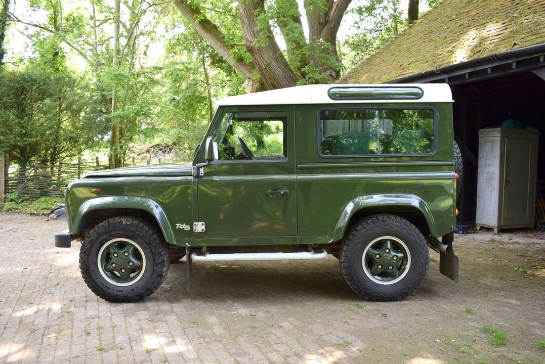 1999 Land Rover Defender 90 - Image 5 of 30
