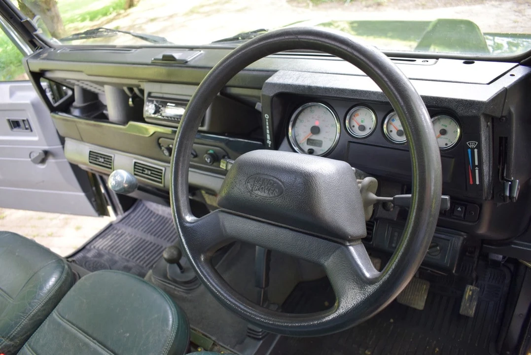 1999 Land Rover Defender 90 - Image 25 of 30