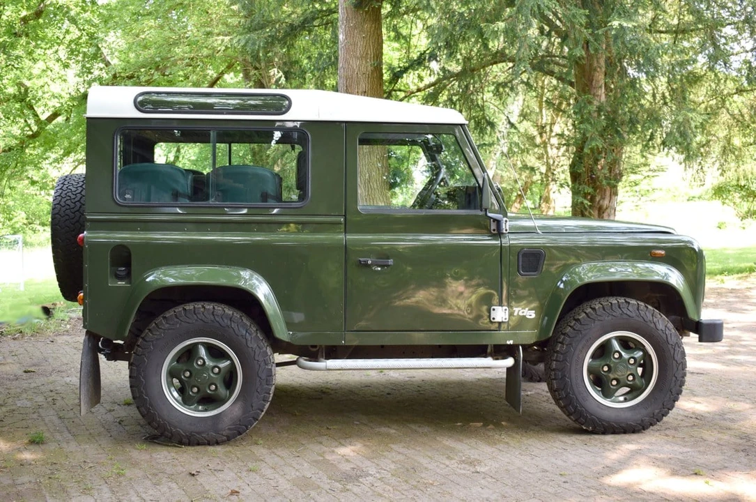 1999 Land Rover Defender 90 - Image 6 of 30