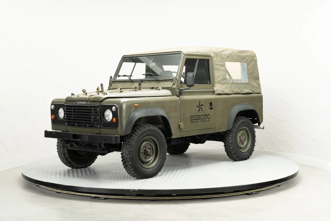 1999 Land Rover Defender 90 - Image 9 of 31