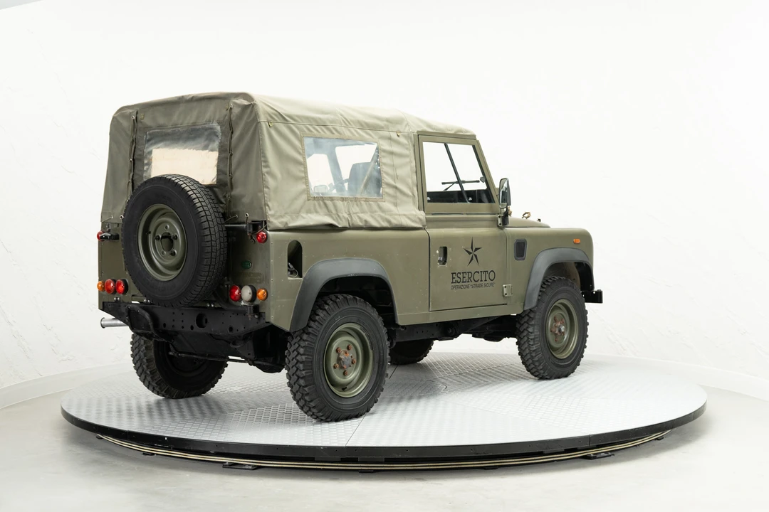 1999 Land Rover Defender 90 - Image 5 of 31