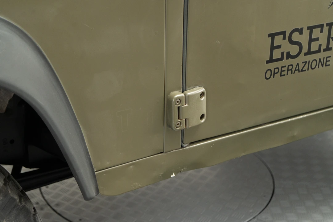 1999 Land Rover Defender 90 - Image 13 of 31