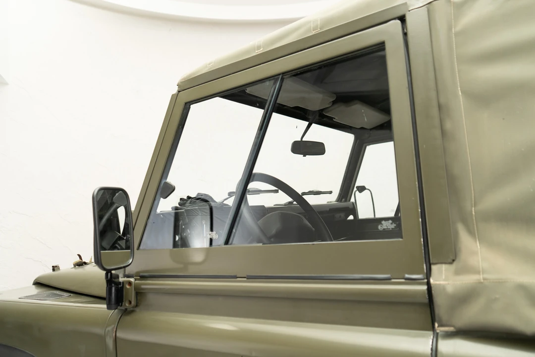 1999 Land Rover Defender 90 - Image 15 of 31